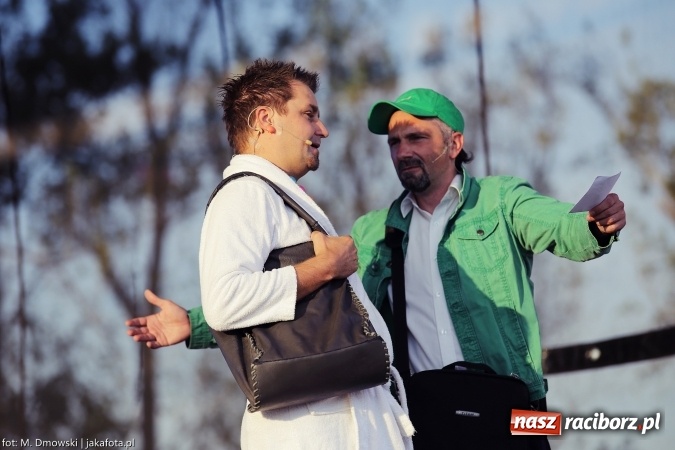 Zdjęcie w galerii na portalu naszraciborz.pl: Dożynki 2015 - W Owsiszczach z wielką pompą. Obszerna fotorelacja - korowód i występy wiadomości z regionu