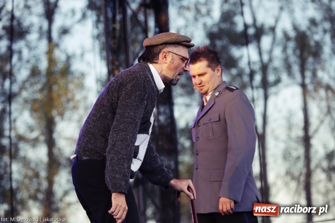 Zdjęcie w galerii na portalu naszraciborz.pl: Dożynki 2015 - W Owsiszczach z wielką pompą. Obszerna fotorelacja - korowód i występy wiadomości z regionu