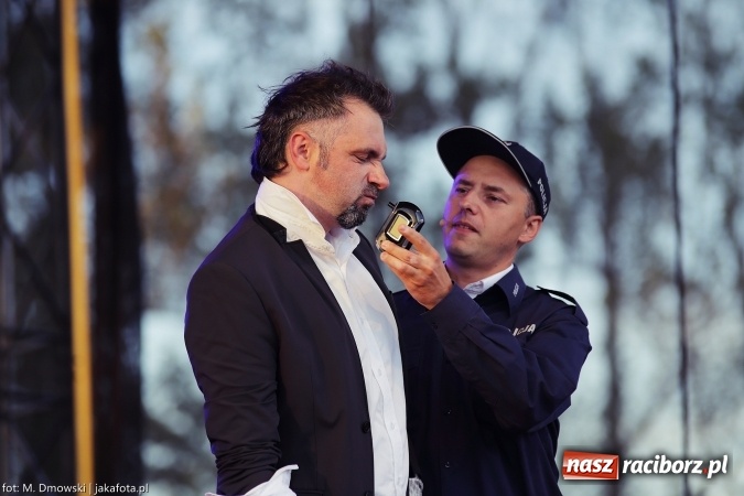 Zdjęcie w galerii na portalu naszraciborz.pl: Dożynki 2015 - W Owsiszczach z wielką pompą. Obszerna fotorelacja - korowód i występy wiadomości z regionu