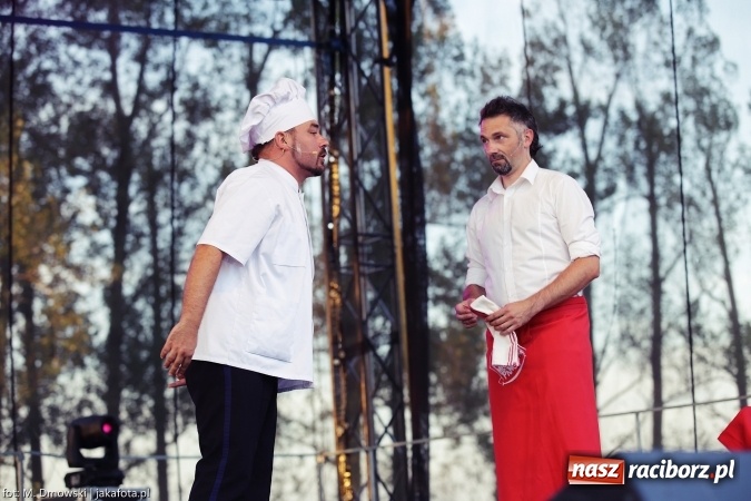 Zdjęcie w galerii na portalu naszraciborz.pl: Dożynki 2015 - W Owsiszczach z wielką pompą. Obszerna fotorelacja - korowód i występy wiadomości z regionu