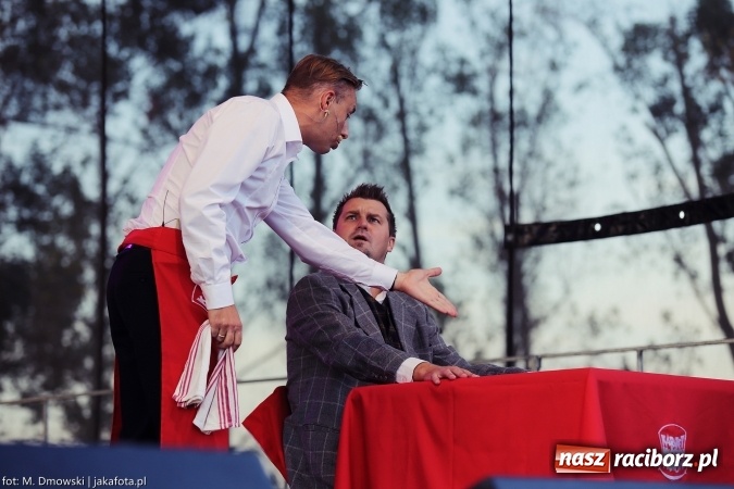 Zdjęcie w galerii na portalu naszraciborz.pl: Dożynki 2015 - W Owsiszczach z wielką pompą. Obszerna fotorelacja - korowód i występy wiadomości z regionu