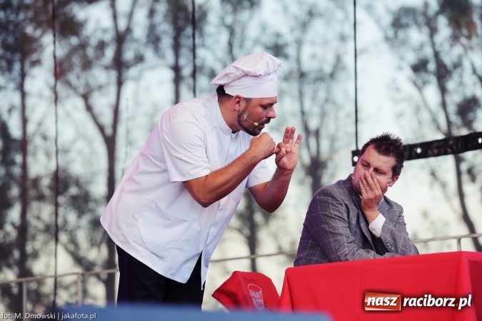 Zdjęcie w galerii na portalu naszraciborz.pl: Dożynki 2015 - W Owsiszczach z wielką pompą. Obszerna fotorelacja - korowód i występy wiadomości z regionu