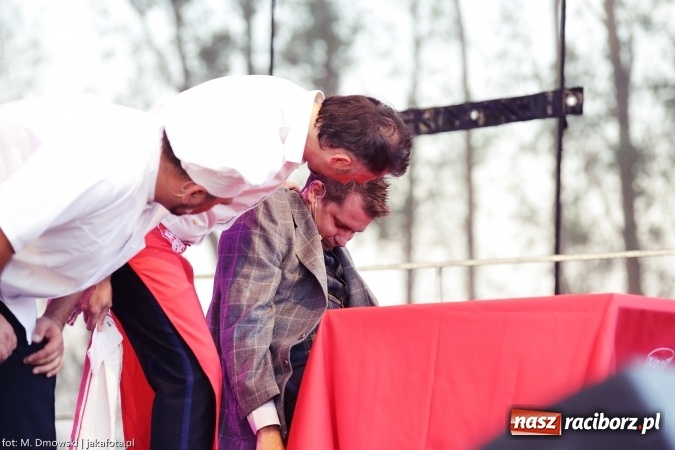 Zdjęcie w galerii na portalu naszraciborz.pl: Dożynki 2015 - W Owsiszczach z wielką pompą. Obszerna fotorelacja - korowód i występy wiadomości z regionu