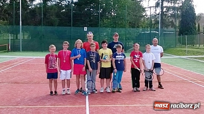 Zdjęcie w galerii na portalu naszraciborz.pl: Tenisiści TKKF Rafako w Czechach  wiadomości z regionu