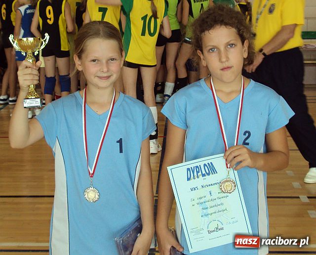 Zdjęcie w galerii na portalu naszraciborz.pl: W siatkówkę grały najmłodsze dziewczęta wiadomości z regionu