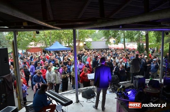 Zdjęcie w galerii na portalu naszraciborz.pl: Blues dla Niepełnosprawnych z udziałem uczestników raciborskiego Warsztatu Terapii Zajęciowej wiadomości z regionu