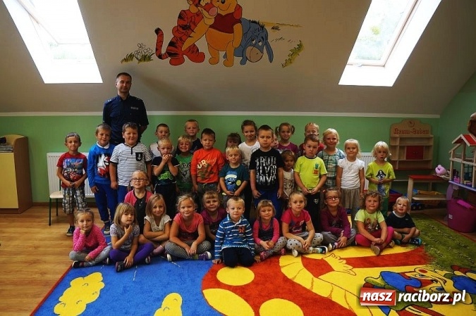 Zdjęcie w galerii na portalu naszraciborz.pl: Kolejne spotkanie policjanta z uczniami na temat dopalaczy wiadomości z regionu