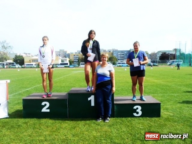 Zdjęcie w galerii na portalu naszraciborz.pl: Uczniowie SMS-u na Mistrzostwach Międzywojew&oacute;dzkich Młodzik&oacute;w w lekkiej atletyce w Opolu wiadomości z regionu