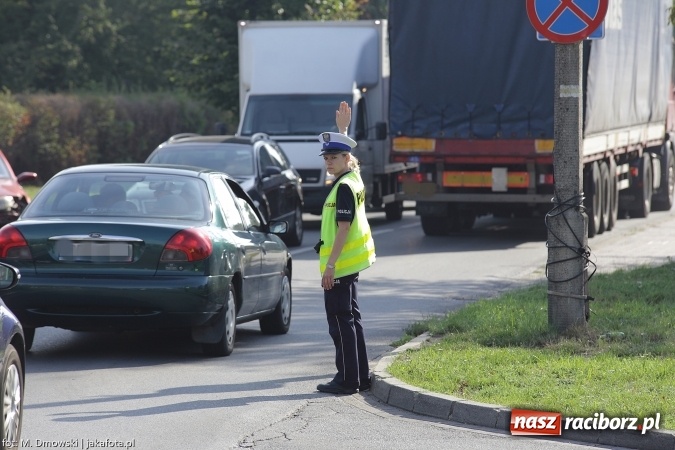 Zdjęcie w galerii na portalu naszraciborz.pl: Kolizja na Ocickiej - kierowca renault nie udzielił pierwszeństwa i uderzył w volkswagena wiadomości z regionu