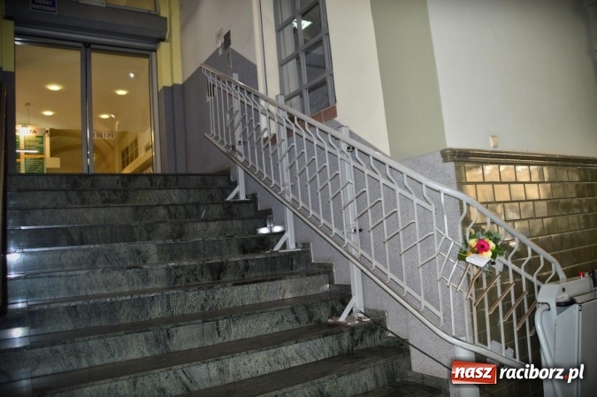 Zdjęcie w galerii na portalu naszraciborz.pl: Tajemnicze bukieciki ozdobiły Racibórz wiadomości z regionu