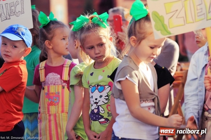 Zdjęcie w galerii na portalu naszraciborz.pl: Ekologicznie na raciborskim rynku już po raz piętnasty wiadomości z regionu