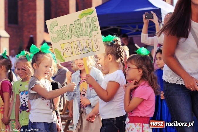 Zdjęcie w galerii na portalu naszraciborz.pl: Ekologicznie na raciborskim rynku już po raz piętnasty wiadomości z regionu
