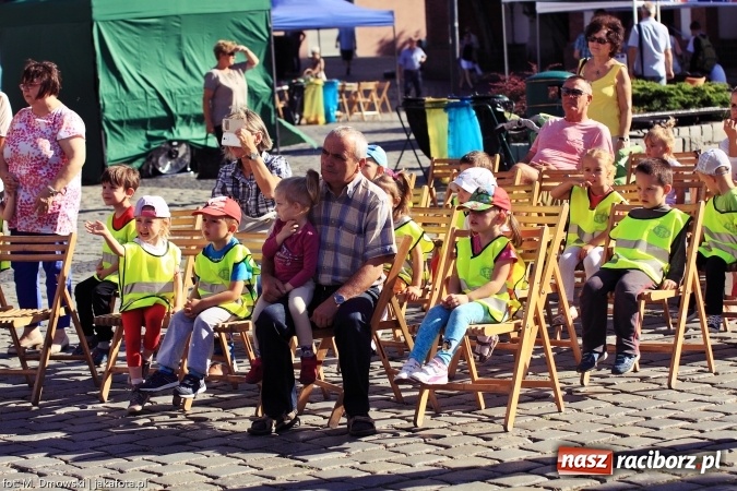 Zdjęcie w galerii na portalu naszraciborz.pl: Ekologicznie na raciborskim rynku już po raz piętnasty wiadomości z regionu