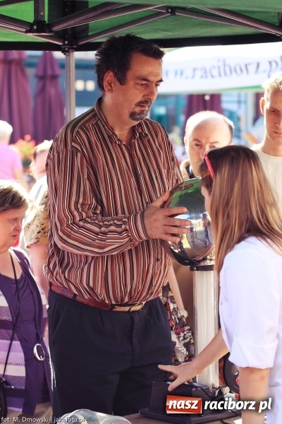 Zdjęcie w galerii na portalu naszraciborz.pl: Ekologicznie na raciborskim rynku już po raz piętnasty wiadomości z regionu