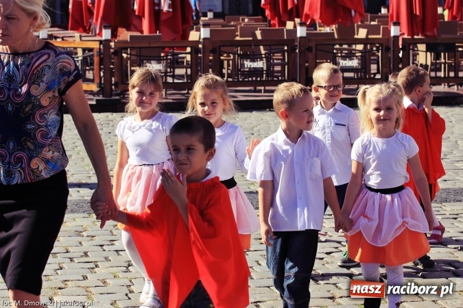 Zdjęcie w galerii na portalu naszraciborz.pl: Ekologicznie na raciborskim rynku już po raz piętnasty wiadomości z regionu