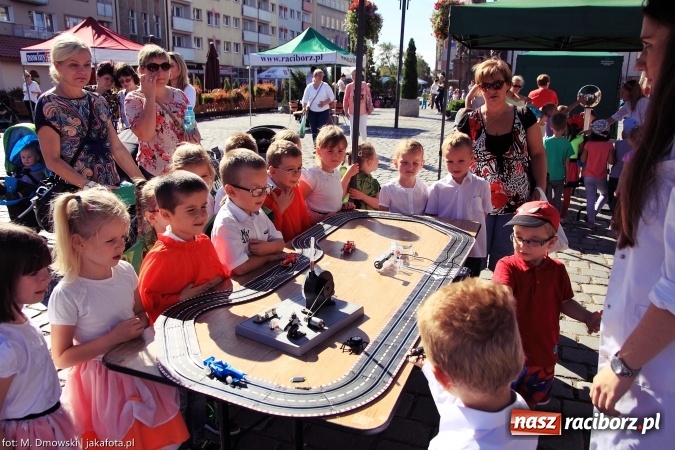 Zdjęcie w galerii na portalu naszraciborz.pl: Ekologicznie na raciborskim rynku już po raz piętnasty wiadomości z regionu