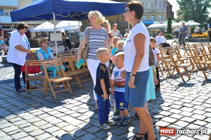 Zdjęcie w galerii na portalu naszraciborz.pl: Ekologicznie na raciborskim rynku już po raz piętnasty wiadomości z regionu
