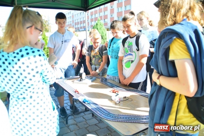 Zdjęcie w galerii na portalu naszraciborz.pl: Ekologicznie na raciborskim rynku już po raz piętnasty wiadomości z regionu