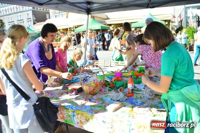 Zdjęcie w galerii na portalu naszraciborz.pl: Ekologicznie na raciborskim rynku już po raz piętnasty wiadomości z regionu