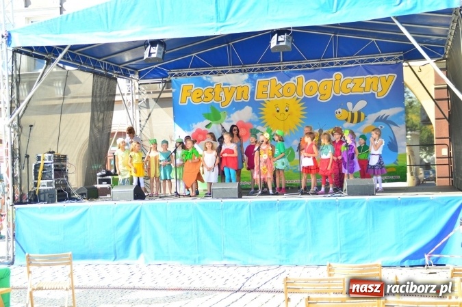 Zdjęcie w galerii na portalu naszraciborz.pl: Ekologicznie na raciborskim rynku już po raz piętnasty wiadomości z regionu