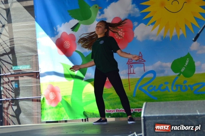 Zdjęcie w galerii na portalu naszraciborz.pl: Ekologicznie na raciborskim rynku już po raz piętnasty wiadomości z regionu