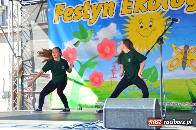 Zdjęcie w galerii na portalu naszraciborz.pl: Ekologicznie na raciborskim rynku już po raz piętnasty wiadomości z regionu