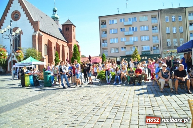 Zdjęcie w galerii na portalu naszraciborz.pl: Ekologicznie na raciborskim rynku już po raz piętnasty wiadomości z regionu