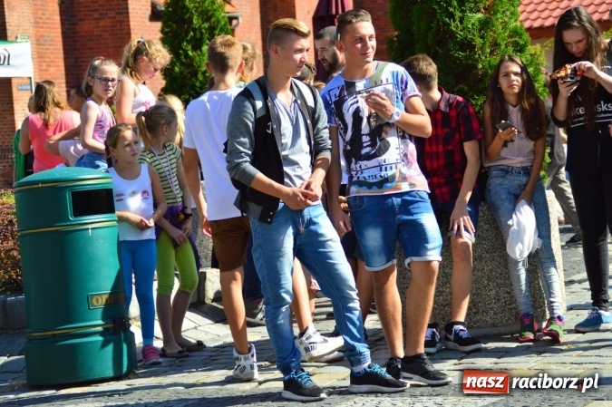 Zdjęcie w galerii na portalu naszraciborz.pl: Ekologicznie na raciborskim rynku już po raz piętnasty wiadomości z regionu