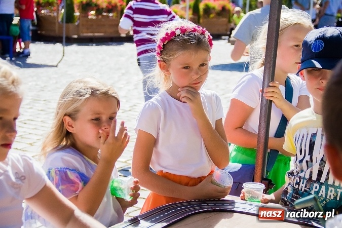 Zdjęcie w galerii na portalu naszraciborz.pl: Ekologicznie na raciborskim rynku już po raz piętnasty wiadomości z regionu