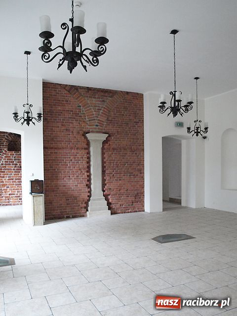 Zdjęcie w galerii na portalu naszraciborz.pl: Stare opactwo odzyskuje blask wiadomości z regionu