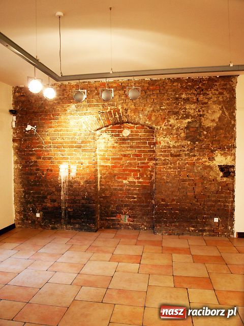 Zdjęcie w galerii na portalu naszraciborz.pl: Stare opactwo odzyskuje blask wiadomości z regionu