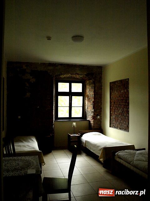 Zdjęcie w galerii na portalu naszraciborz.pl: Stare opactwo odzyskuje blask wiadomości z regionu