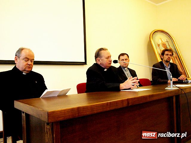 Zdjęcie w galerii na portalu naszraciborz.pl: Stare opactwo odzyskuje blask wiadomości z regionu