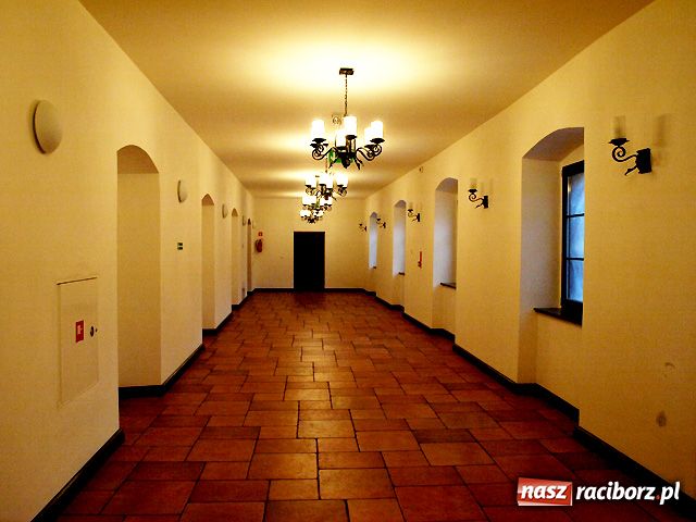 Zdjęcie w galerii na portalu naszraciborz.pl: Stare opactwo odzyskuje blask wiadomości z regionu