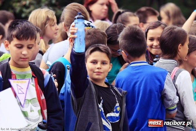 Zdjęcie w galerii na portalu naszraciborz.pl: Uczniowie ze Szkoły Podstawowej nr 1 pomagają w budowie szkoły w Nepalu wiadomości z regionu