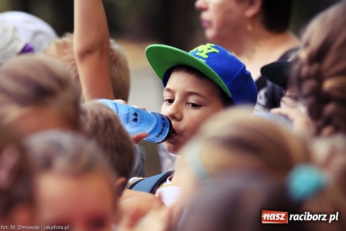 Zdjęcie w galerii na portalu naszraciborz.pl: Uczniowie ze Szkoły Podstawowej nr 1 pomagają w budowie szkoły w Nepalu wiadomości z regionu