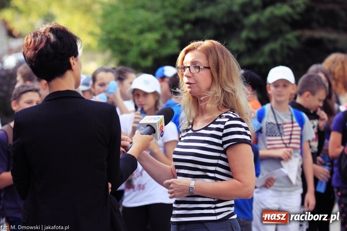 Zdjęcie w galerii na portalu naszraciborz.pl: Uczniowie ze Szkoły Podstawowej nr 1 pomagają w budowie szkoły w Nepalu wiadomości z regionu