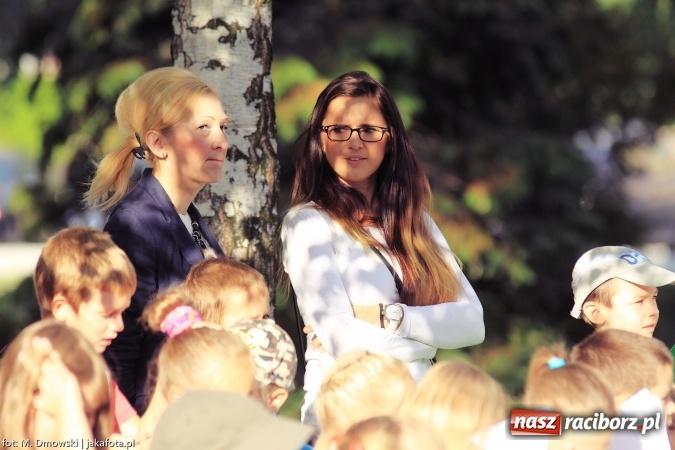 Zdjęcie w galerii na portalu naszraciborz.pl: Uczniowie ze Szkoły Podstawowej nr 1 pomagają w budowie szkoły w Nepalu wiadomości z regionu