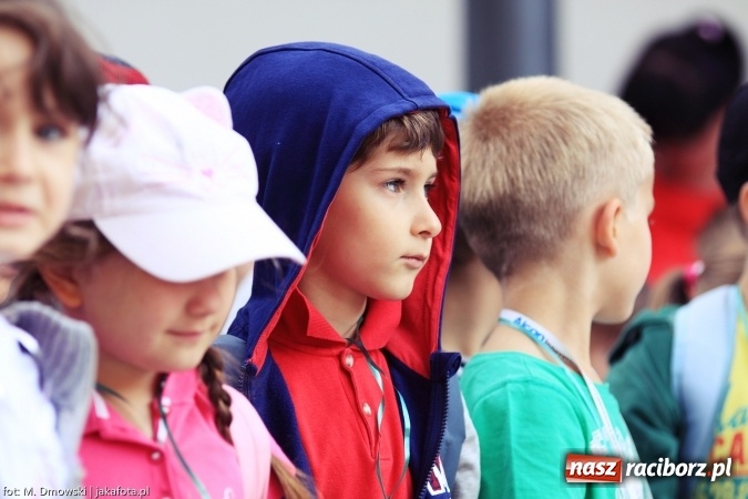 Zdjęcie w galerii na portalu naszraciborz.pl: Uczniowie ze Szkoły Podstawowej nr 1 pomagają w budowie szkoły w Nepalu wiadomości z regionu