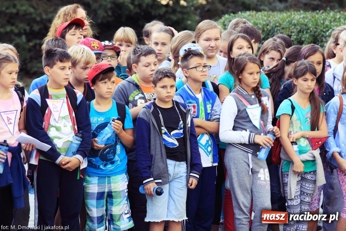 Zdjęcie w galerii na portalu naszraciborz.pl: Uczniowie ze Szkoły Podstawowej nr 1 pomagają w budowie szkoły w Nepalu wiadomości z regionu