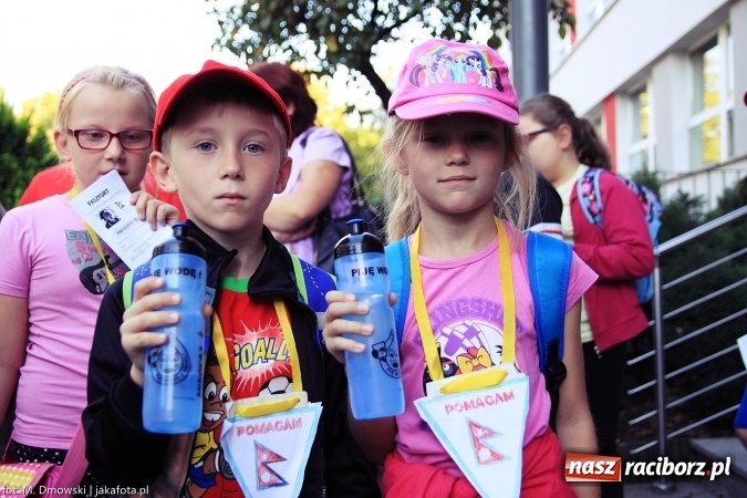 Zdjęcie w galerii na portalu naszraciborz.pl: Uczniowie ze Szkoły Podstawowej nr 1 pomagają w budowie szkoły w Nepalu wiadomości z regionu