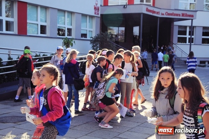 Zdjęcie w galerii na portalu naszraciborz.pl: Uczniowie ze Szkoły Podstawowej nr 1 pomagają w budowie szkoły w Nepalu wiadomości z regionu