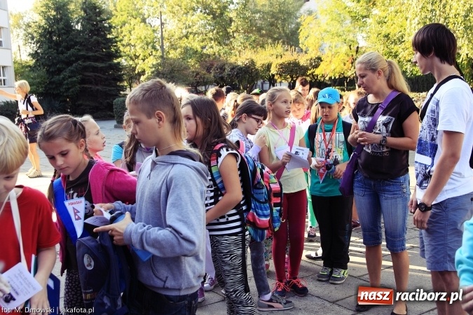 Zdjęcie w galerii na portalu naszraciborz.pl: Uczniowie ze Szkoły Podstawowej nr 1 pomagają w budowie szkoły w Nepalu wiadomości z regionu