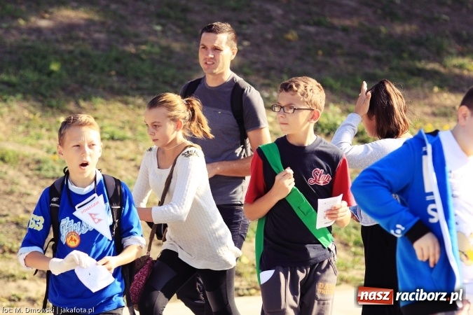 Zdjęcie w galerii na portalu naszraciborz.pl: Uczniowie ze Szkoły Podstawowej nr 1 pomagają w budowie szkoły w Nepalu wiadomości z regionu