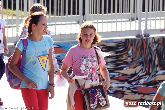 Zdjęcie w galerii na portalu naszraciborz.pl: Uczniowie ze Szkoły Podstawowej nr 1 pomagają w budowie szkoły w Nepalu wiadomości z regionu