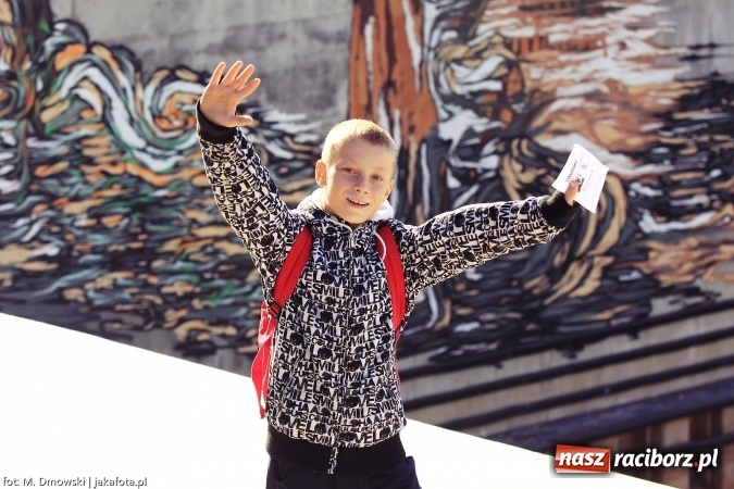 Zdjęcie w galerii na portalu naszraciborz.pl: Uczniowie ze Szkoły Podstawowej nr 1 pomagają w budowie szkoły w Nepalu wiadomości z regionu