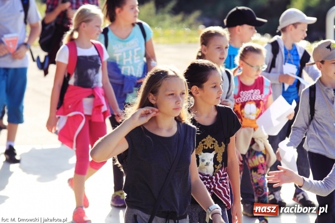 Zdjęcie w galerii na portalu naszraciborz.pl: Uczniowie ze Szkoły Podstawowej nr 1 pomagają w budowie szkoły w Nepalu wiadomości z regionu