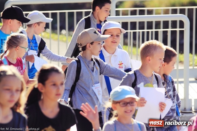 Zdjęcie w galerii na portalu naszraciborz.pl: Uczniowie ze Szkoły Podstawowej nr 1 pomagają w budowie szkoły w Nepalu wiadomości z regionu