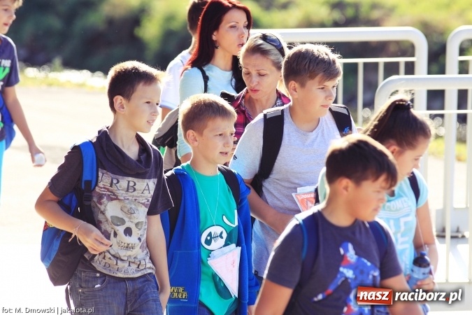 Zdjęcie w galerii na portalu naszraciborz.pl: Uczniowie ze Szkoły Podstawowej nr 1 pomagają w budowie szkoły w Nepalu wiadomości z regionu