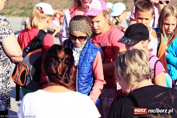 Zdjęcie w galerii na portalu naszraciborz.pl: Uczniowie ze Szkoły Podstawowej nr 1 pomagają w budowie szkoły w Nepalu wiadomości z regionu